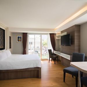 Premier Studio Terrace